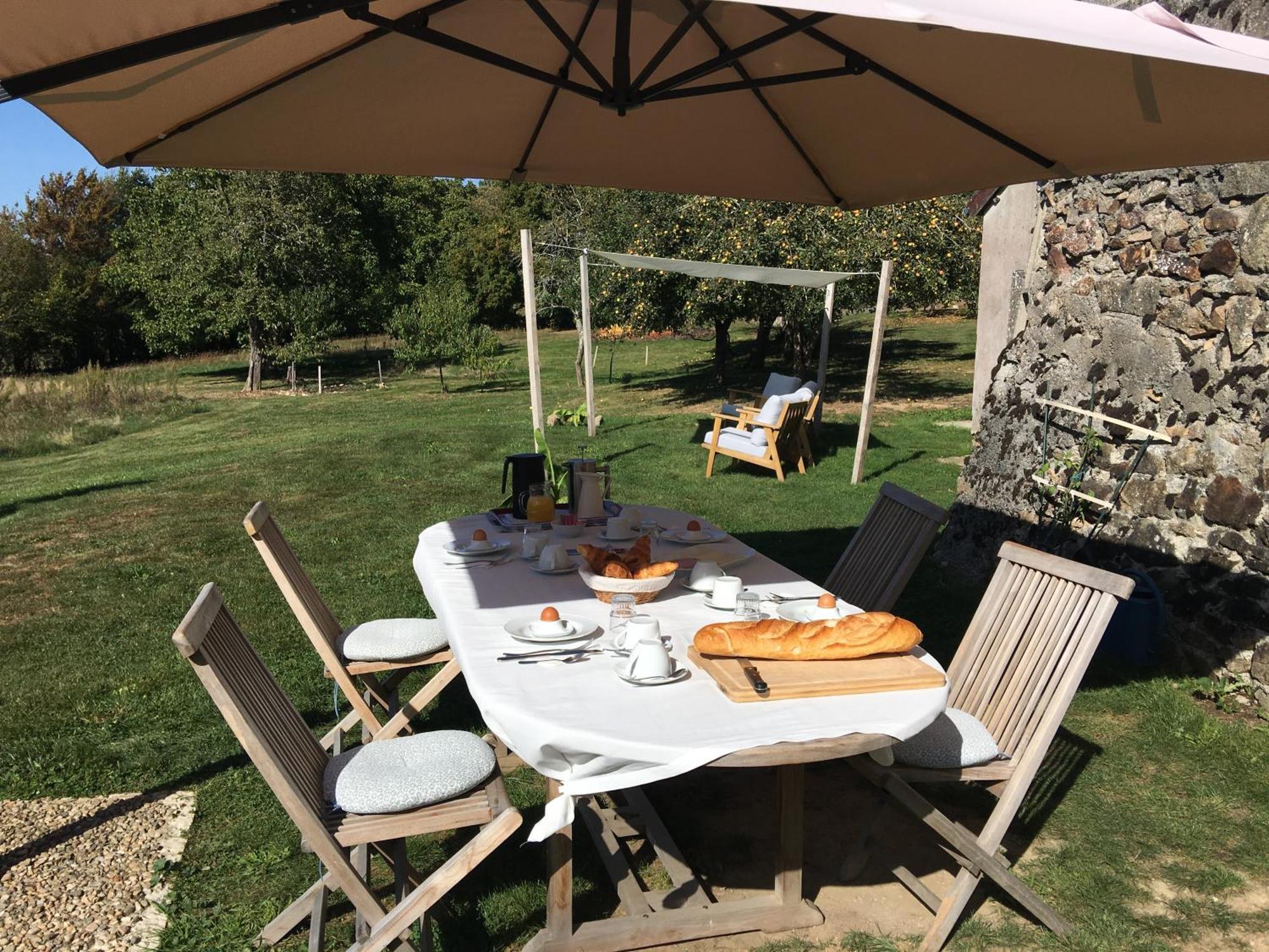 Bed and Breakfast La Mirabelle Saint-Pierre-de-Fursac Экстерьер фото