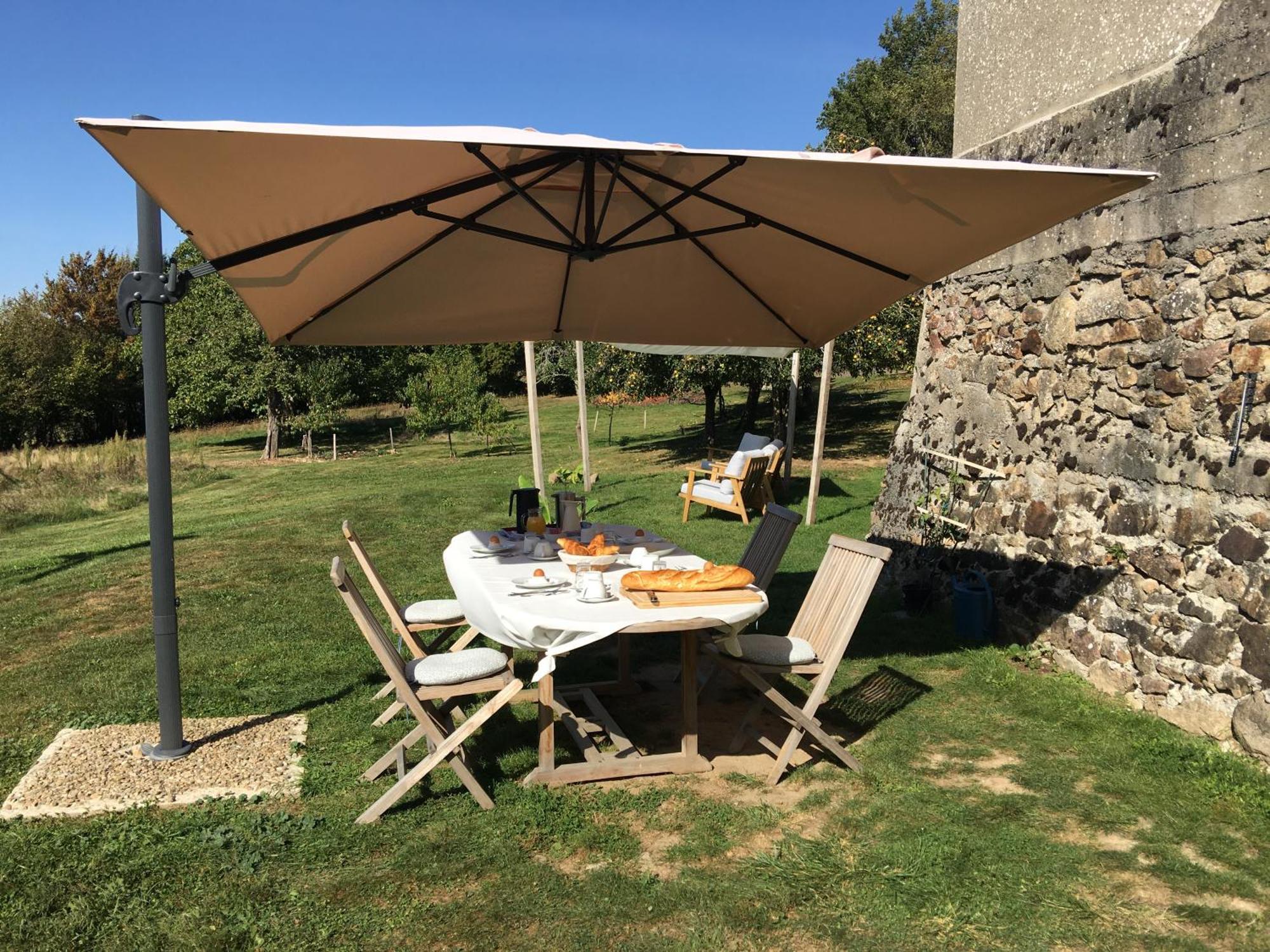 Bed and Breakfast La Mirabelle Saint-Pierre-de-Fursac Экстерьер фото