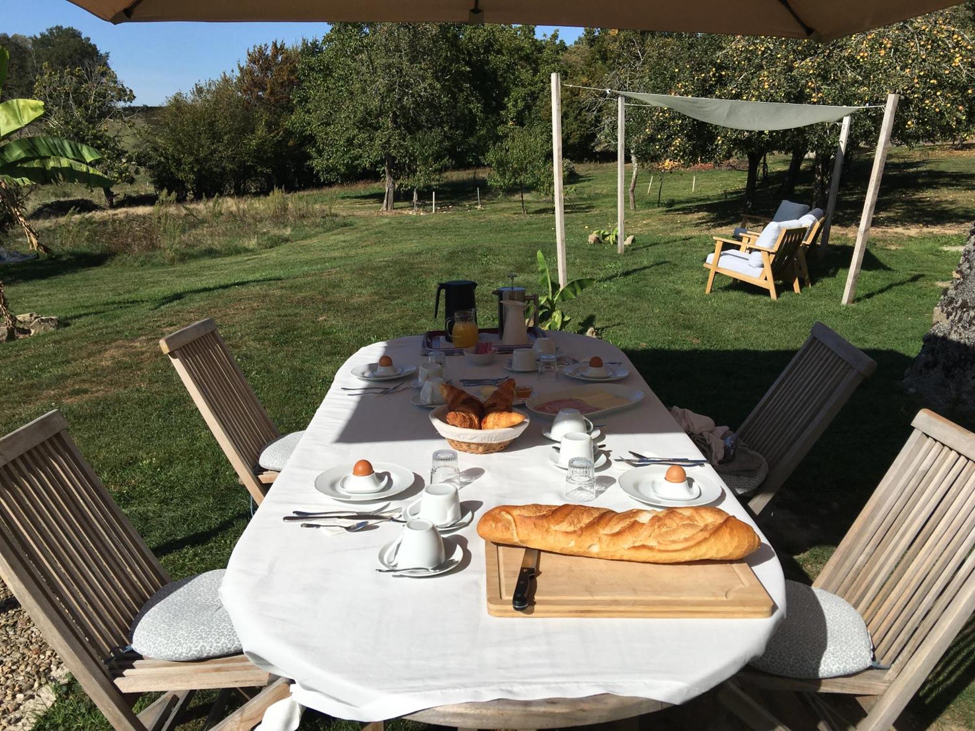 Bed and Breakfast La Mirabelle Saint-Pierre-de-Fursac Экстерьер фото