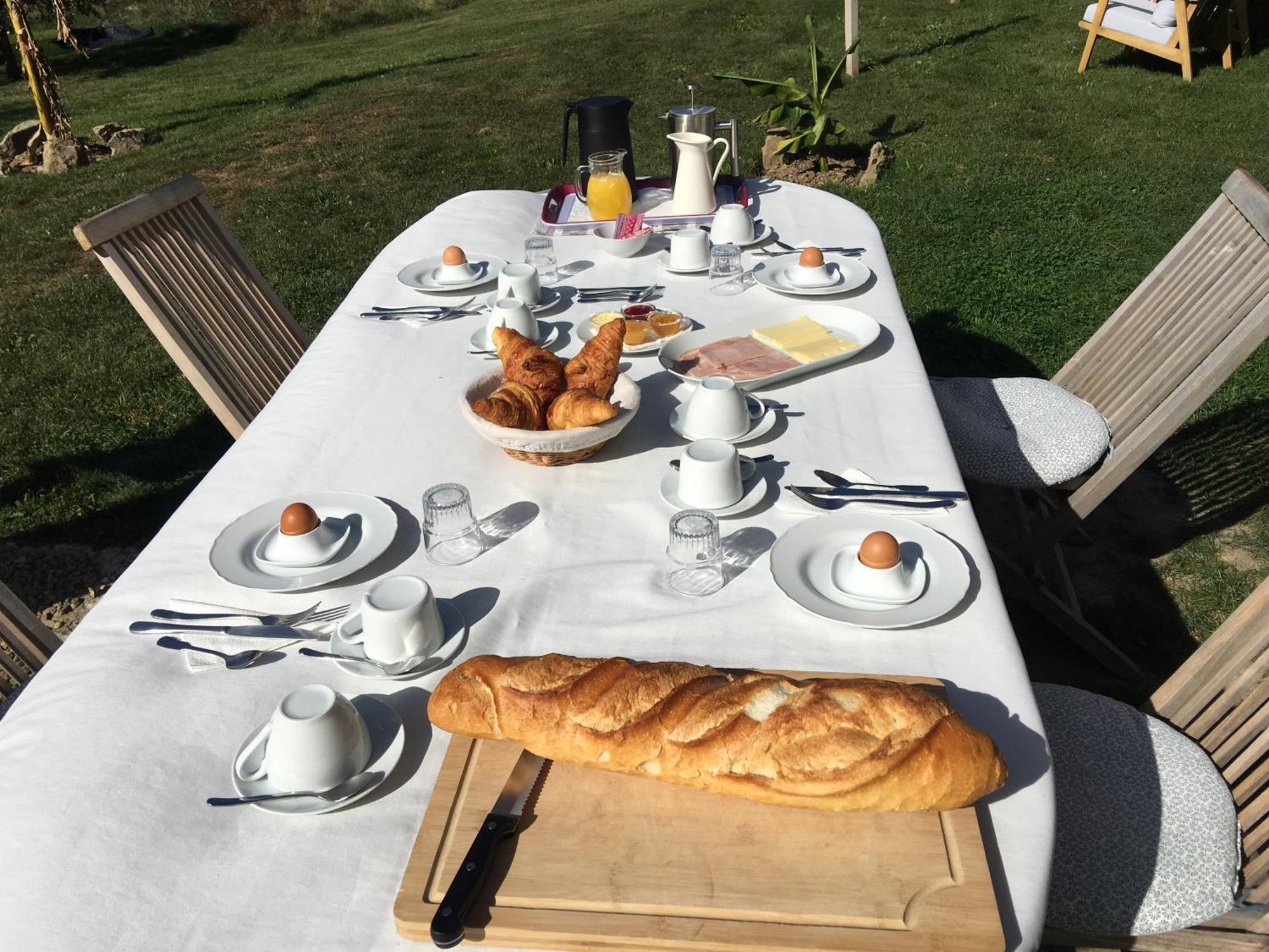 Bed and Breakfast La Mirabelle Saint-Pierre-de-Fursac Экстерьер фото